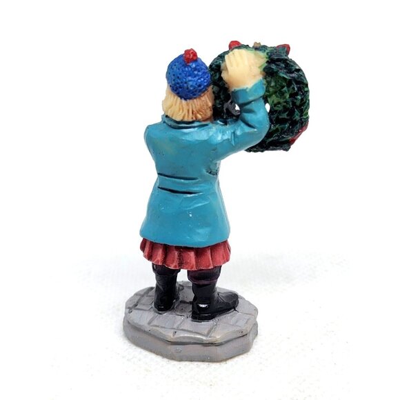Rare Vintage Lemax Lady Holding Christmas Reef In Snow Figurine Shelf Sitter - Picture 6 of 12